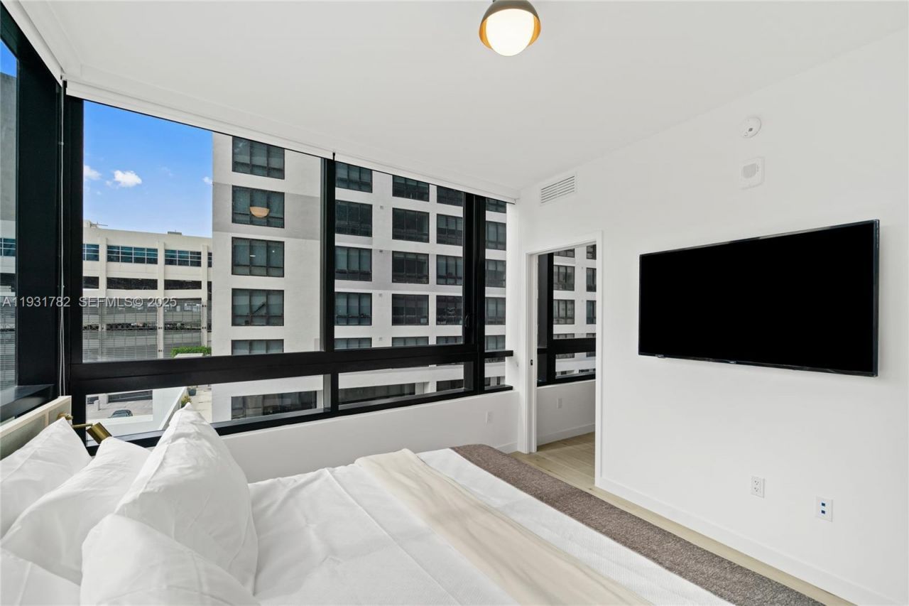 225 N Miami Ave, Unit 1012, Miami, FL 33132 Photo