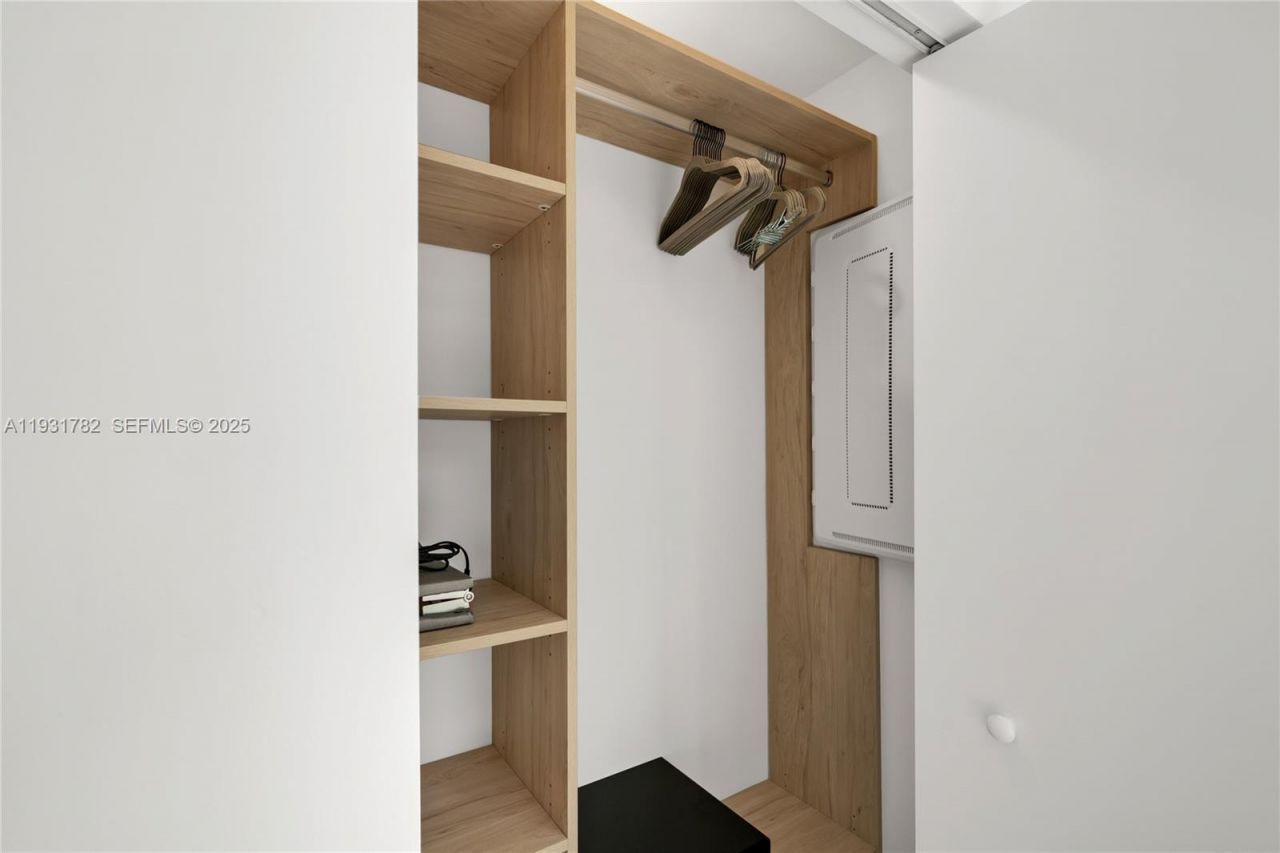 225 N Miami Ave, Unit 1012, Miami, FL 33132 Photo