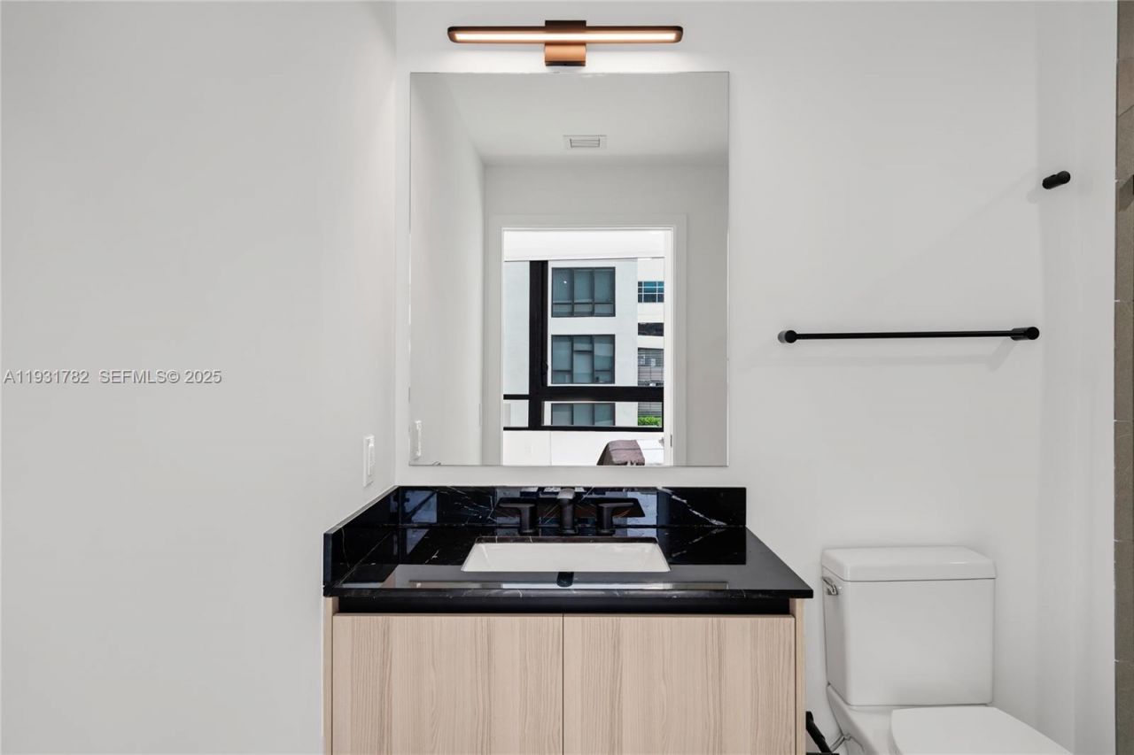 225 N Miami Ave, Unit 1012, Miami, FL 33132 Photo