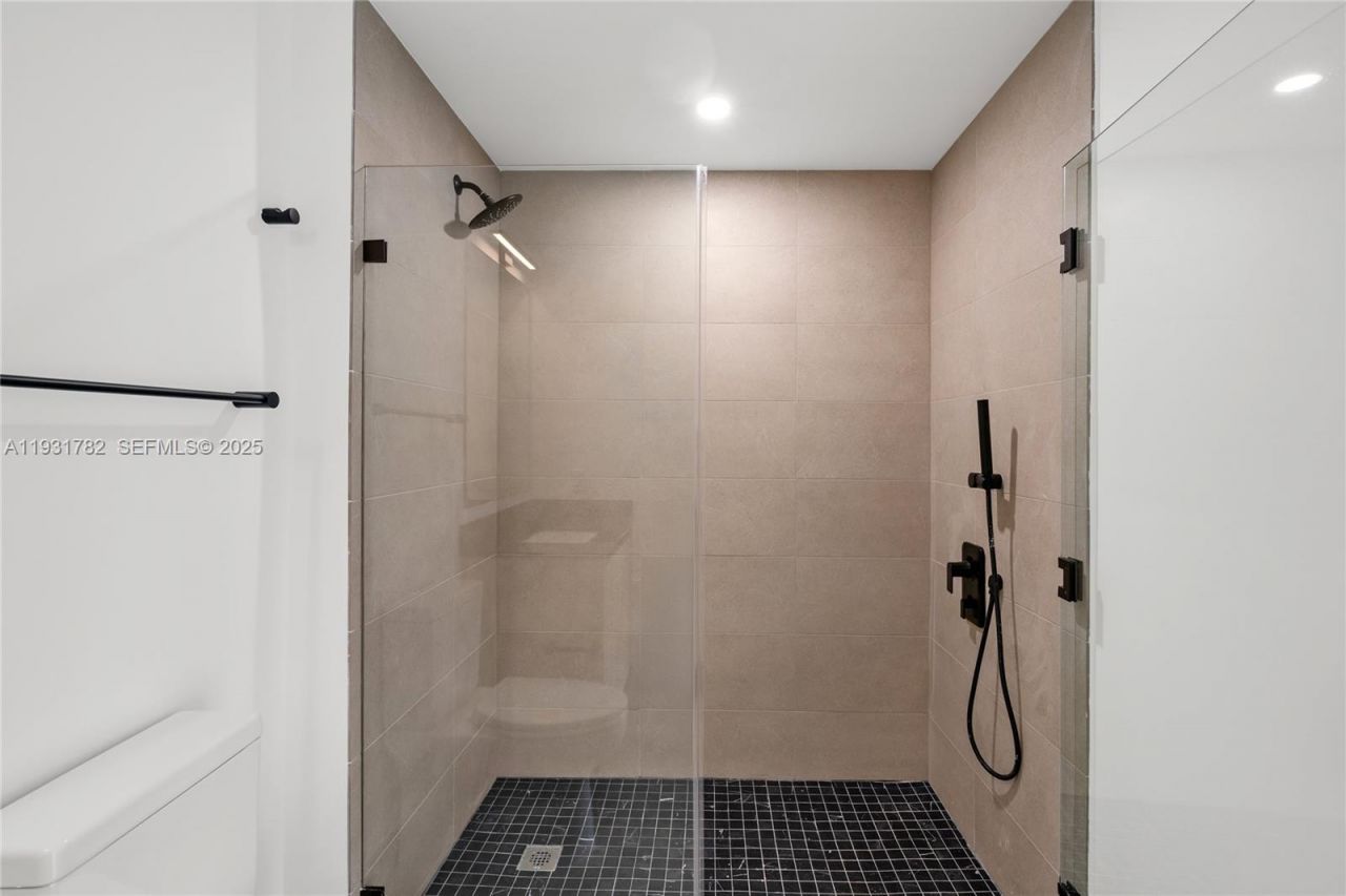 225 N Miami Ave, Unit 1012, Miami, FL 33132 Photo