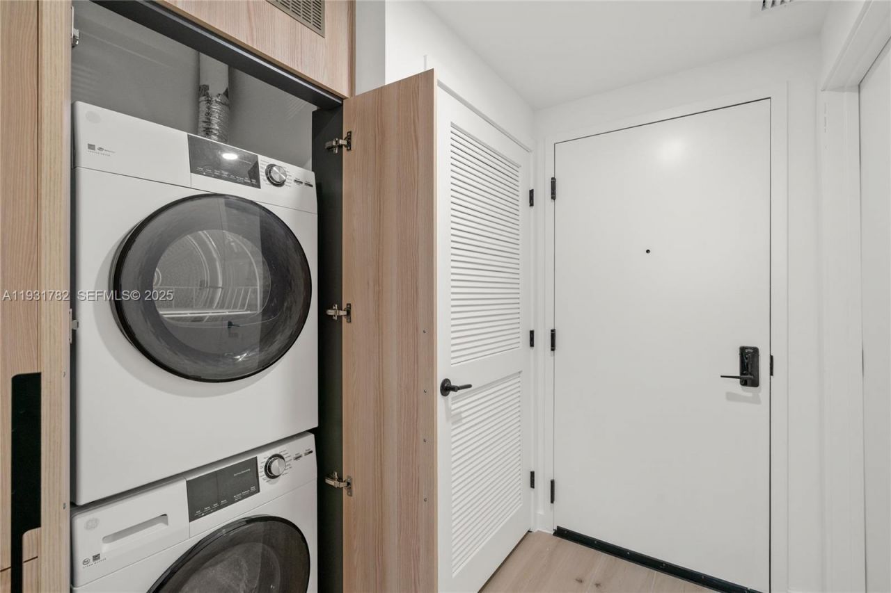 225 N Miami Ave, Unit 1012, Miami, FL 33132 Photo