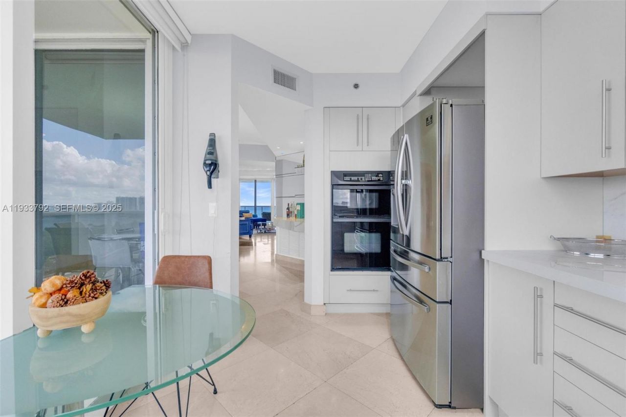 19111 Collins Ave, Unit 1607, Sunny Isles Beach, FL 33160 Photo