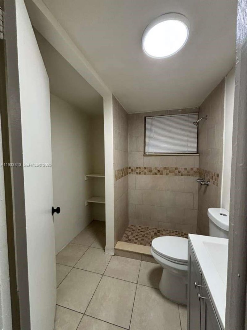 561 NW 113th St, Unit 563, Miami Shores, FL 33168 Photo