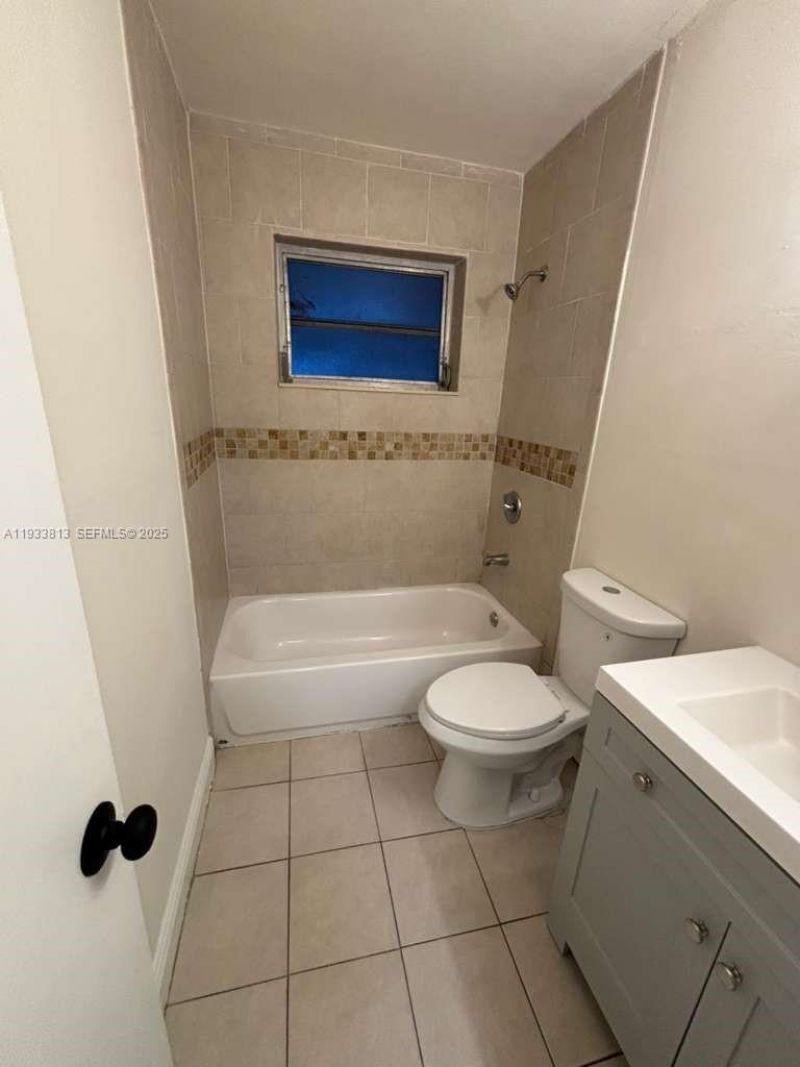 561 NW 113th St, Unit 563, Miami Shores, FL 33168 Photo