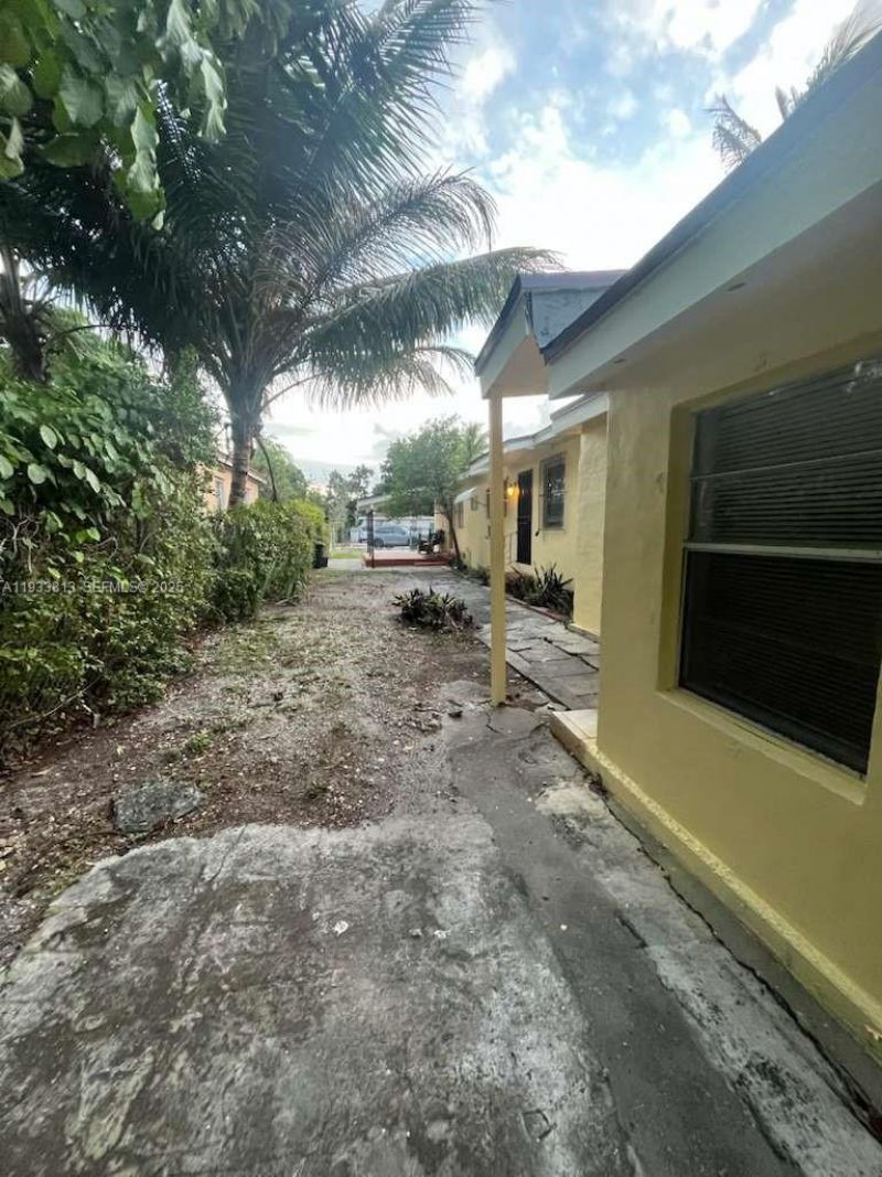 561 NW 113th St, Unit 563, Miami Shores, FL 33168 Photo