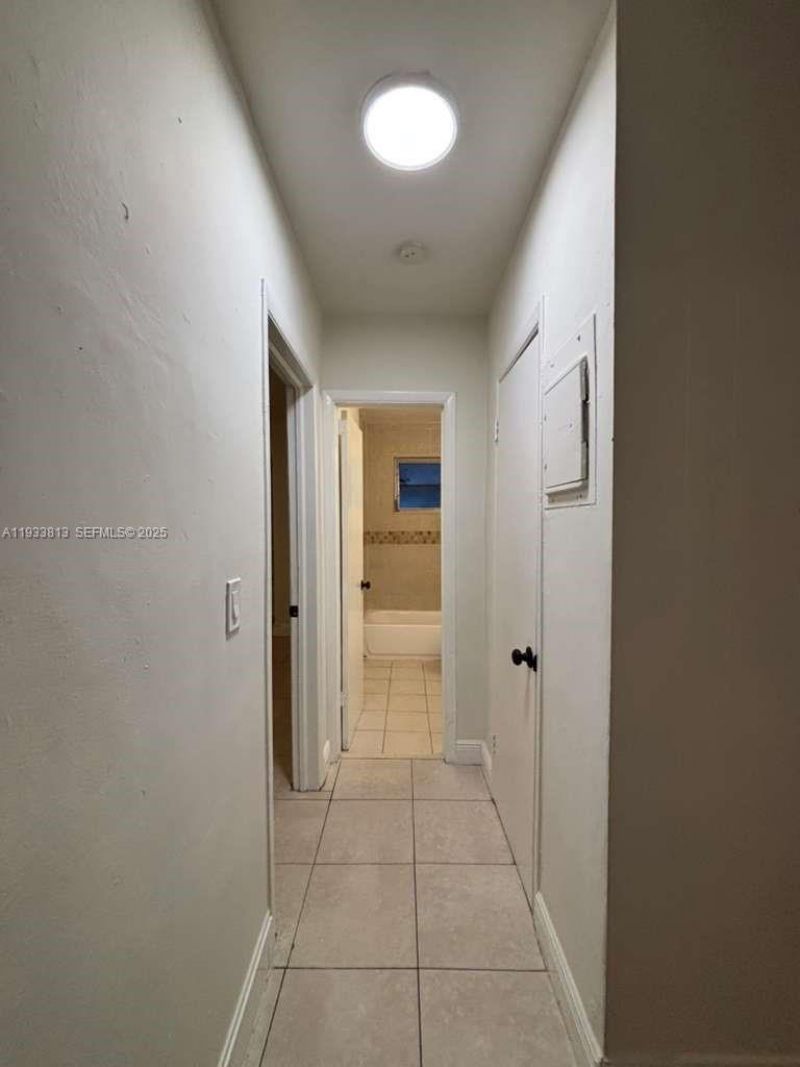 561 NW 113th St, Unit 563, Miami Shores, FL 33168 Photo
