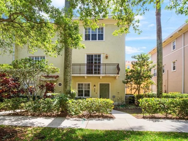 888 University Blvd, Jupiter, FL 33458