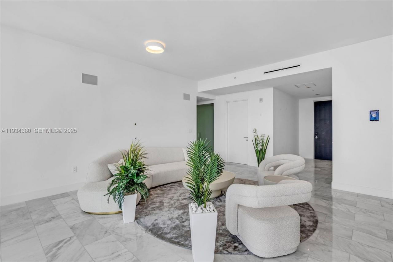 1451 Brickell Ave, Unit 3702, Miami, FL 33131 Photo