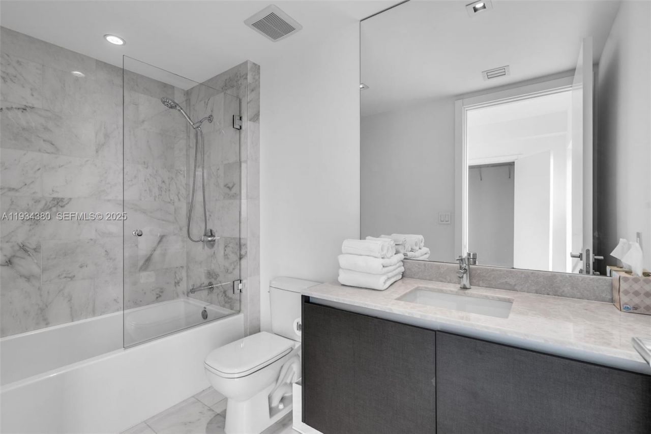 1451 Brickell Ave, Unit 3702, Miami, FL 33131 Photo