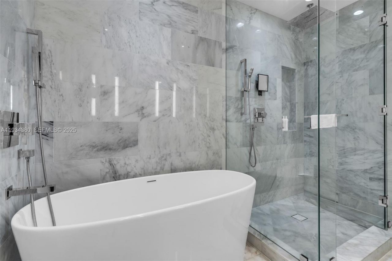 1451 Brickell Ave, Unit 3702, Miami, FL 33131 Photo