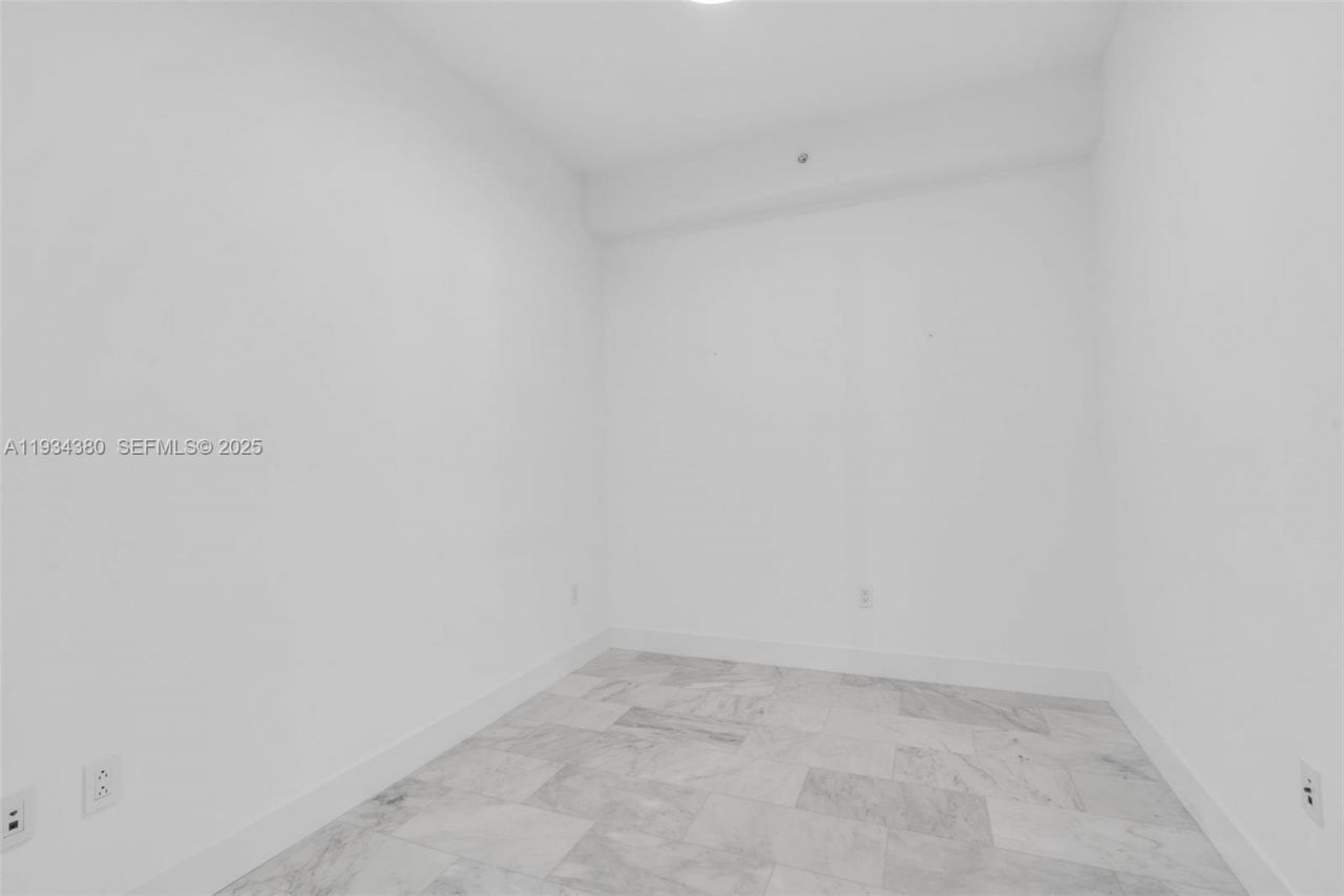 1451 Brickell Ave, Unit 3702, Miami, FL 33131 Photo