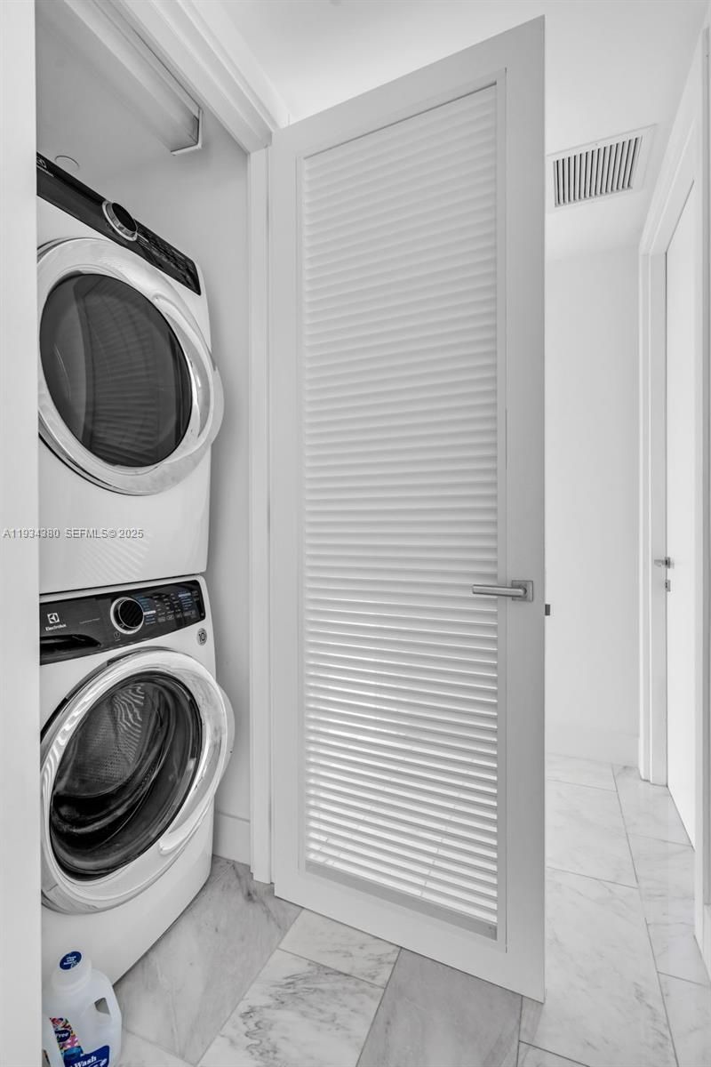 1451 Brickell Ave, Unit 3702, Miami, FL 33131 Photo