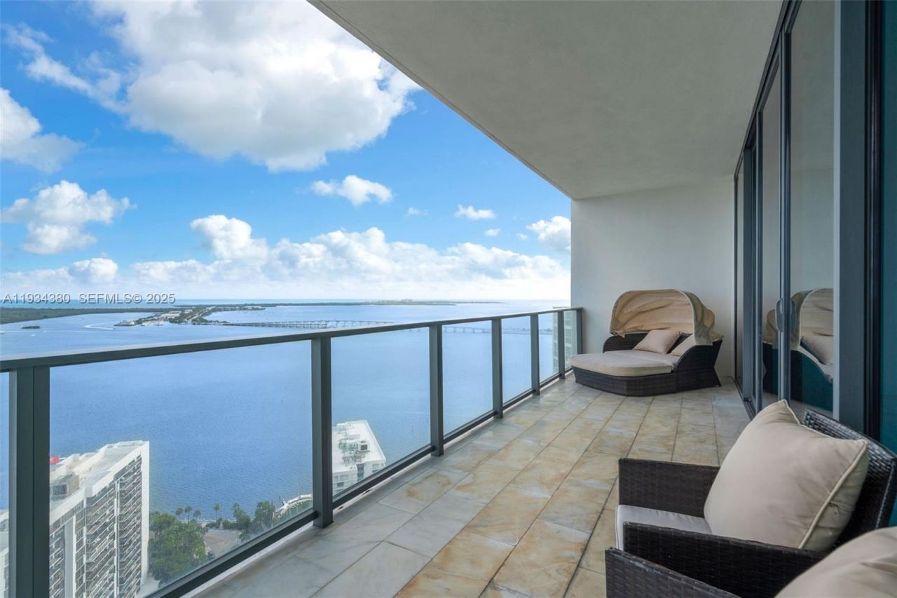 1451 Brickell Ave, Unit 3702, Miami, FL 33131 Photo