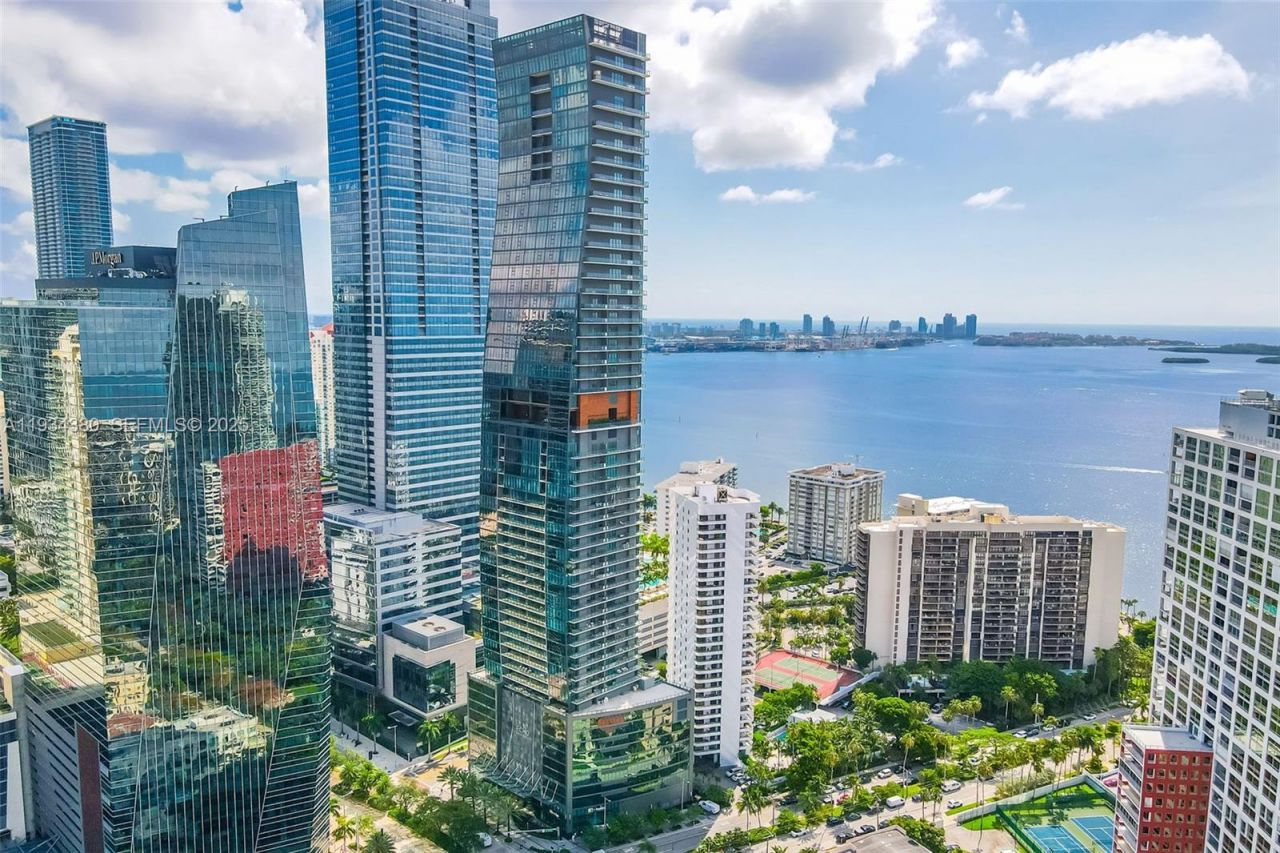 1451 Brickell Ave, Unit 3702, Miami, FL 33131 Photo