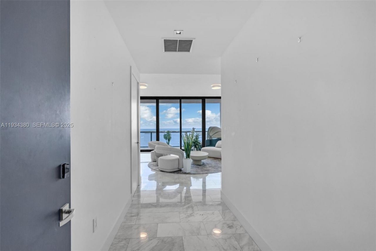 1451 Brickell Ave, Unit 3702, Miami, FL 33131 Photo