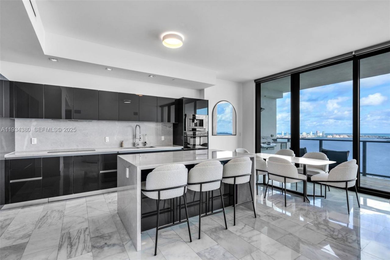 1451 Brickell Ave, Unit 3702, Miami, FL 33131 Photo
