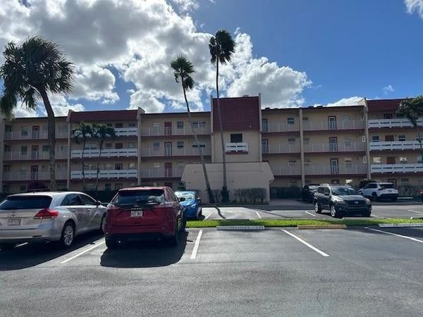1000 Country Club Drive, Unit 403, Margate, FL 33063