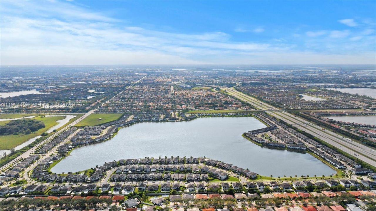 8723 NW 161st Ter, Miami Lakes, FL 33018 Photo