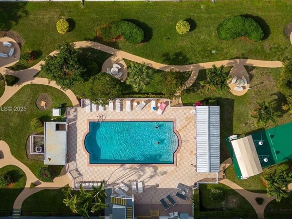 15600 NE 6th Ave , Unit 34A, Miami, FL 33162