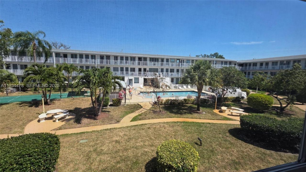 15600 NE 6th Ave , Unit 34A, Miami, FL 33162 Photo