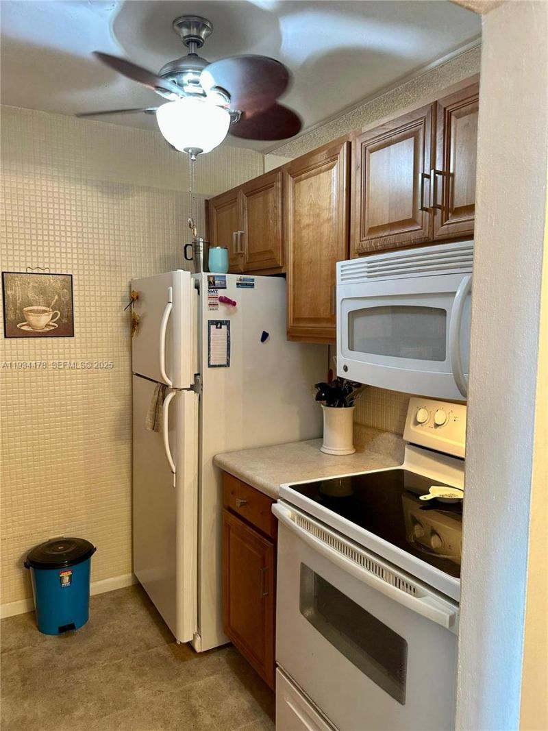15600 NE 6th Ave , Unit 34A, Miami, FL 33162 Photo