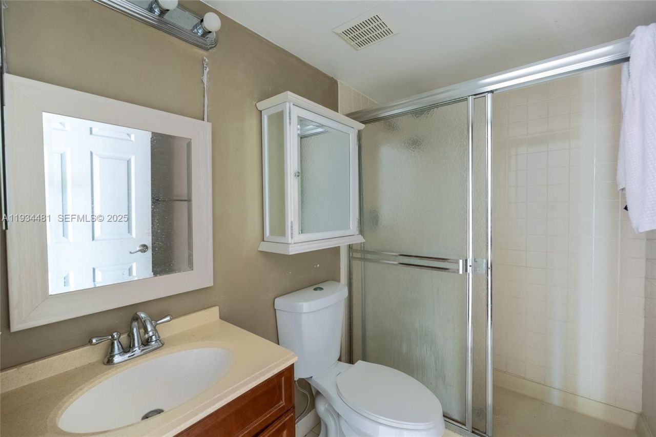 4205 Village Dr , Unit D, Delray Beach, FL 33445 Photo