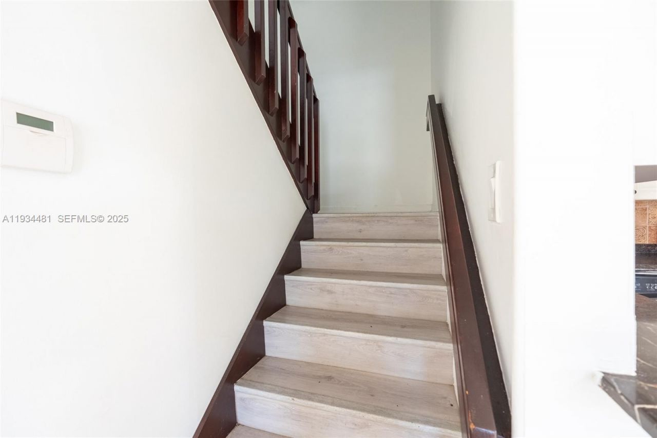 4205 Village Dr , Unit D, Delray Beach, FL 33445 Photo