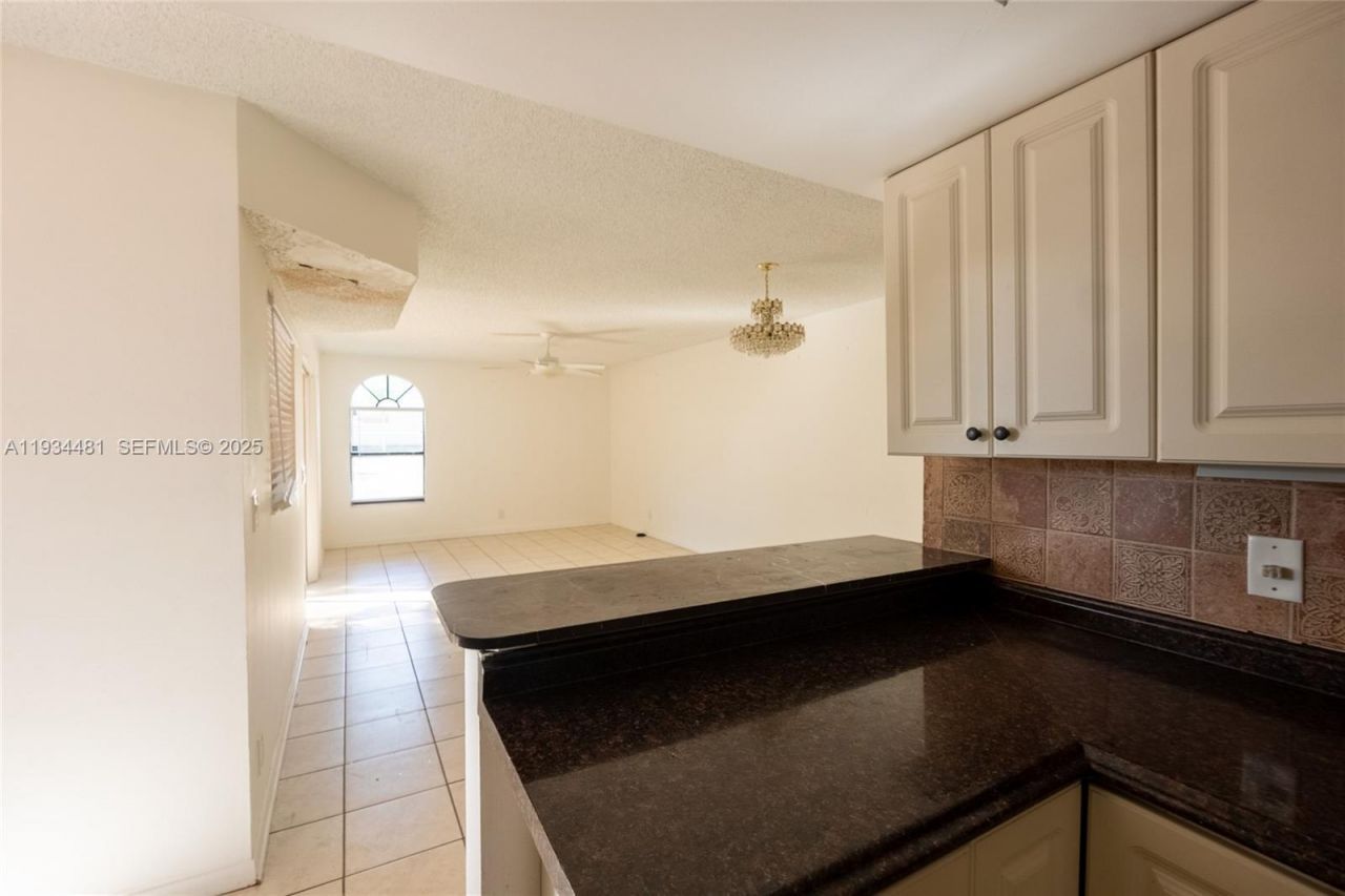 4205 Village Dr , Unit D, Delray Beach, FL 33445 Photo