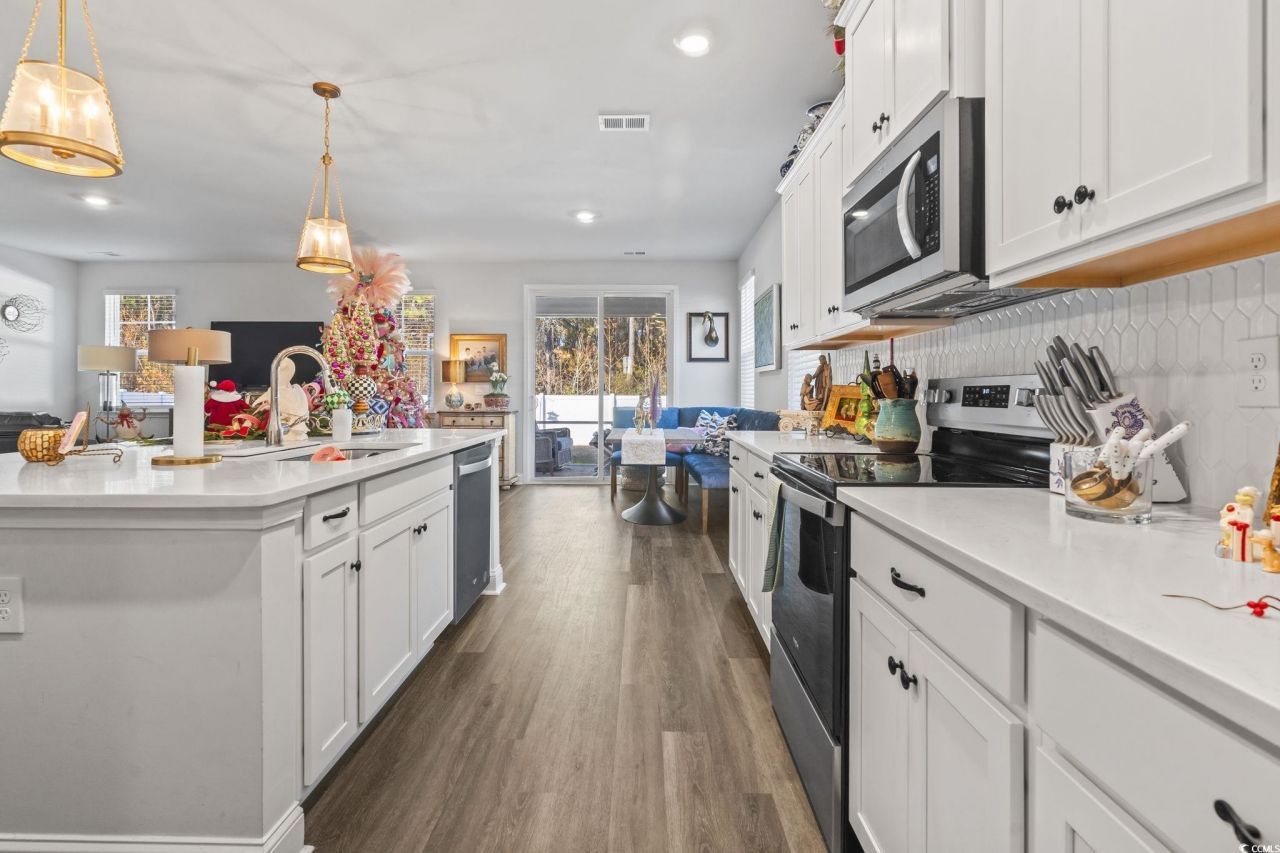 356 Clear Lake Dr. Photo 8