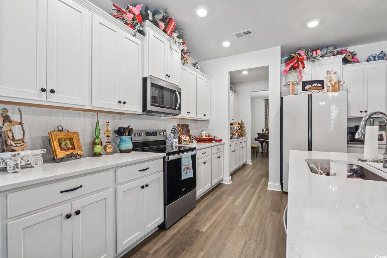 356 Clear Lake Dr. Photo 9