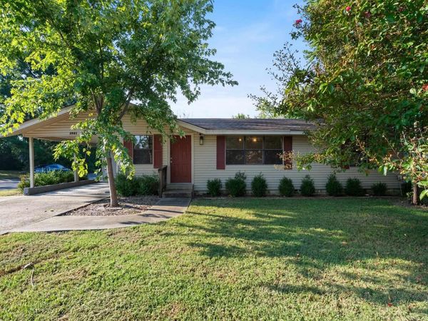 1951 Torreyson St., Conway, AR 72034