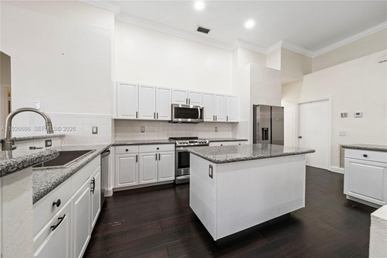 2893 Oakbrook Dr , Weston, FL 33332 Photo