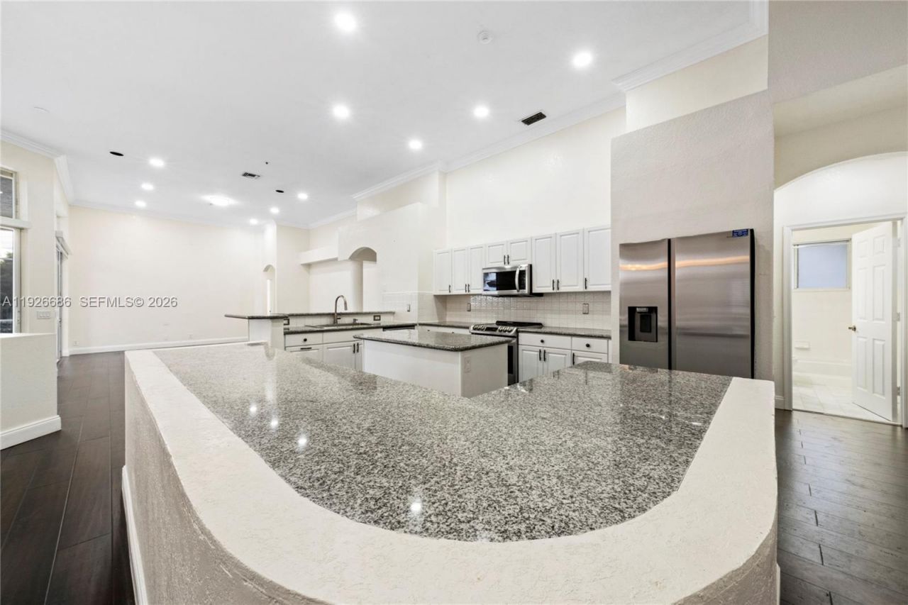 2893 Oakbrook Dr , Weston, FL 33332 Photo