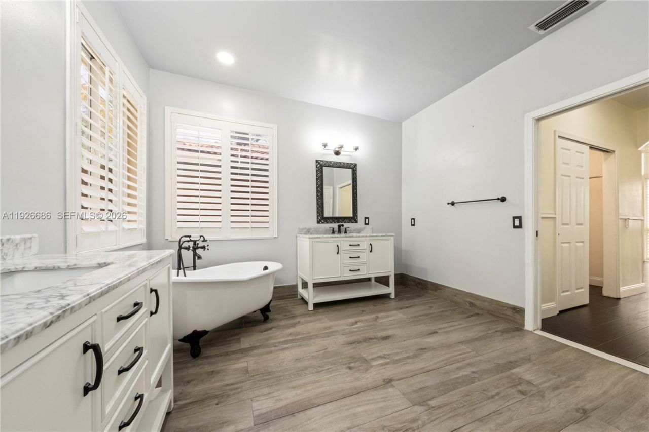 2893 Oakbrook Dr , Weston, FL 33332 Photo