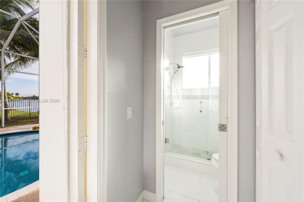 2893 Oakbrook Dr , Weston, FL 33332 Photo