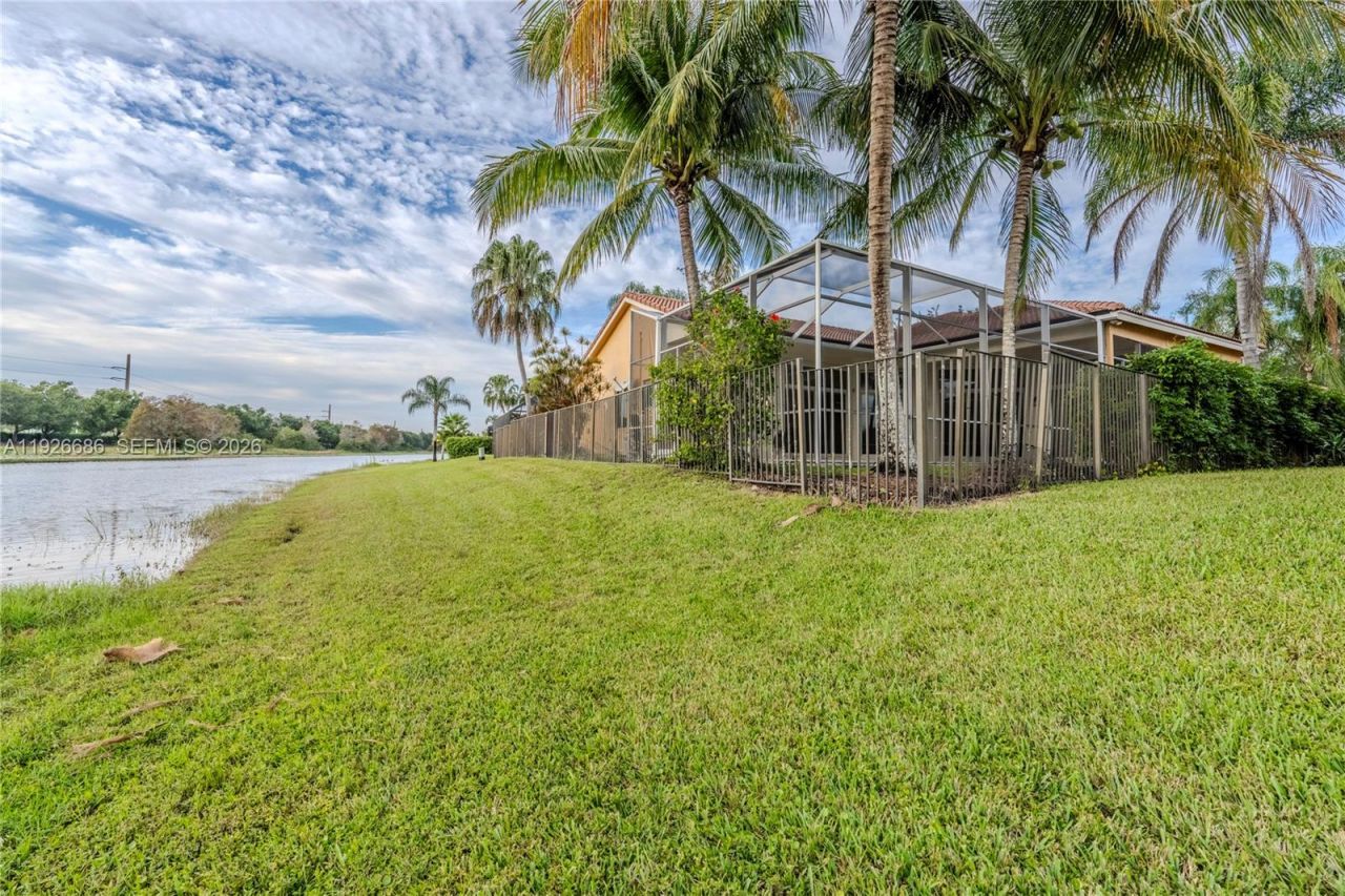 2893 Oakbrook Dr , Weston, FL 33332 Photo