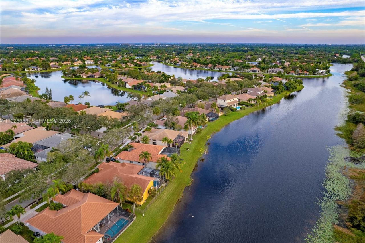 2893 Oakbrook Dr , Weston, FL 33332 Photo