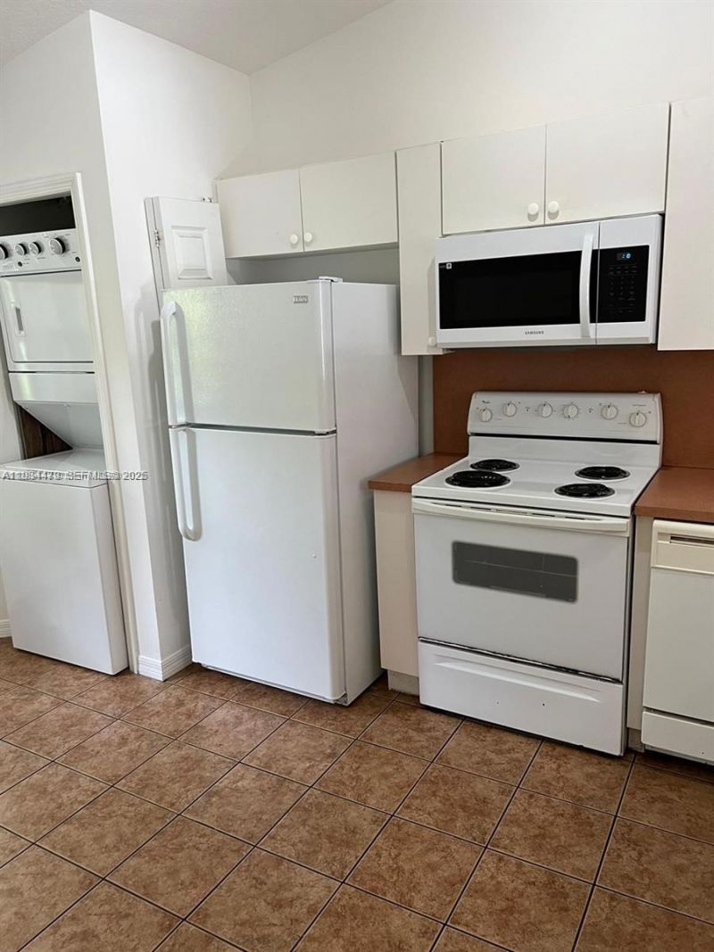 2911 SE 13th Rd, Unit 204-40, Homestead, FL 33035 Photo