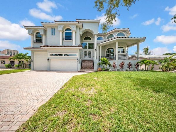 124 LEEWARD ISLAND, CLEARWATER BEACH, FL 33767