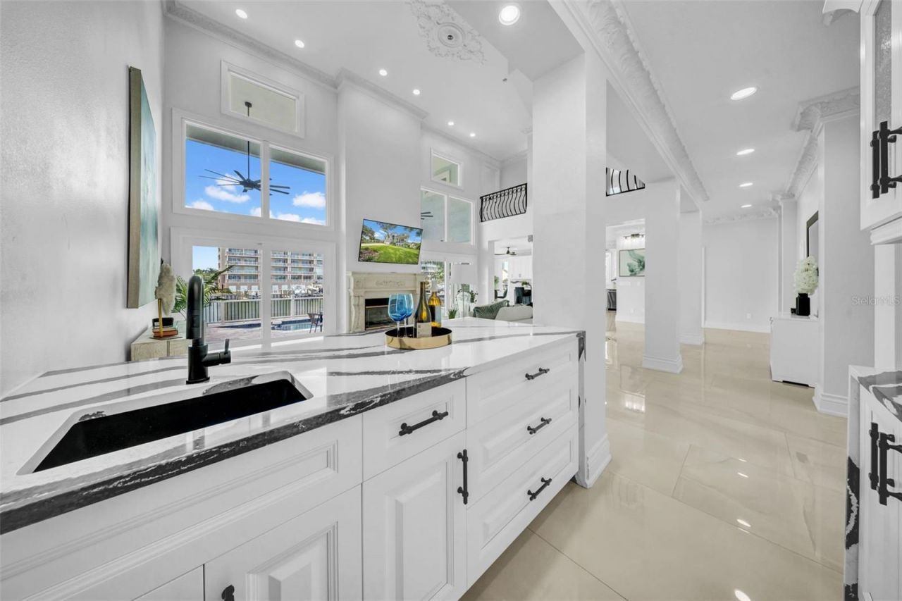 124 Leeward Island, Clearwater Beach, FL 33767 Photo