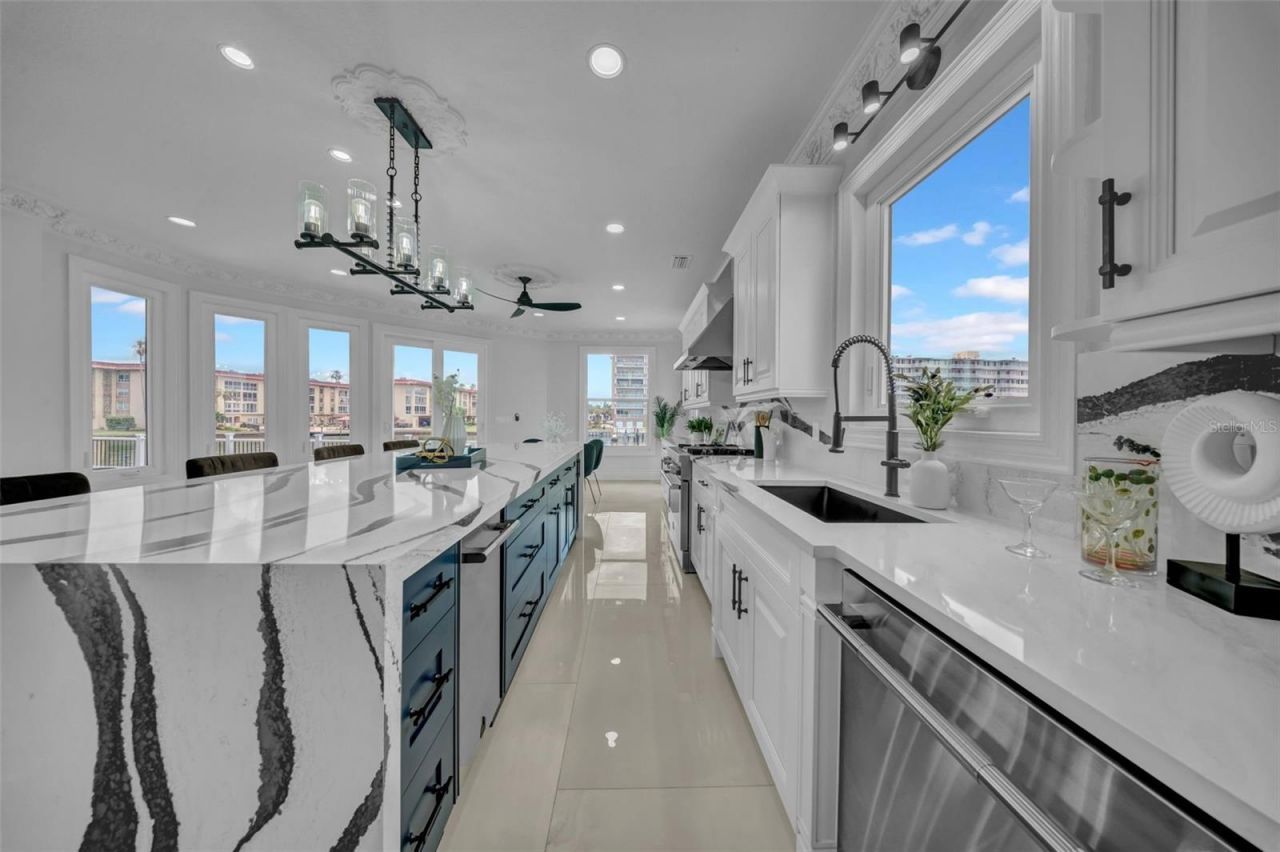 124 Leeward Island, Clearwater Beach, FL 33767 Photo