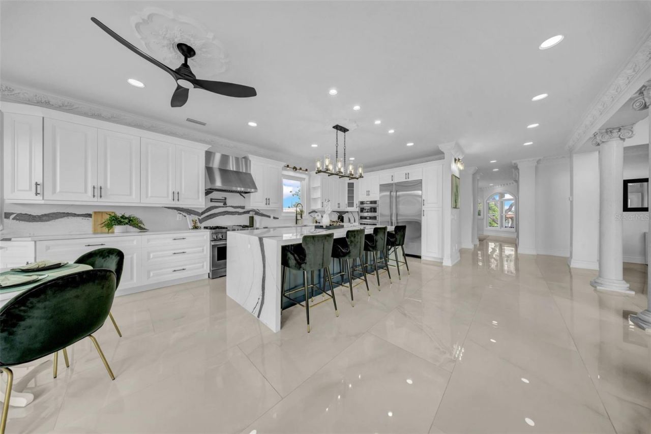 124 Leeward Island, Clearwater Beach, FL 33767 Photo