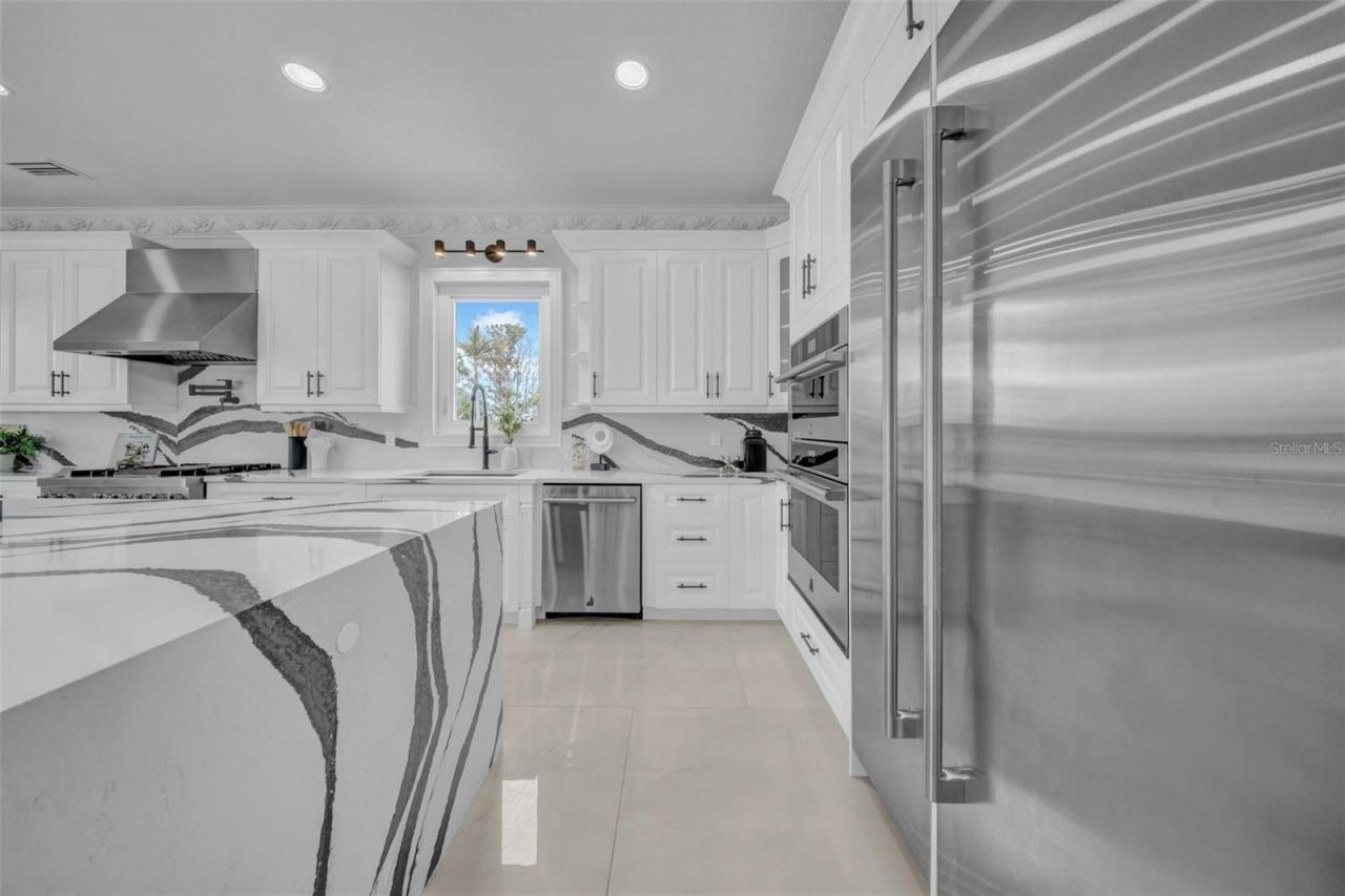 124 Leeward Island, Clearwater Beach, FL 33767 Photo