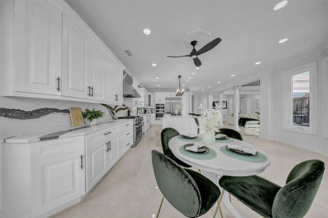 124 Leeward Island, Clearwater Beach, FL 33767 Photo