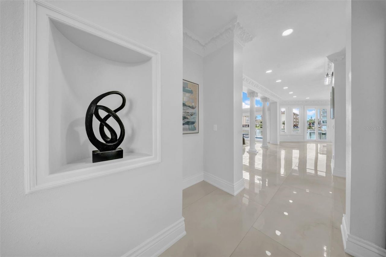 124 Leeward Island, Clearwater Beach, FL 33767 Photo