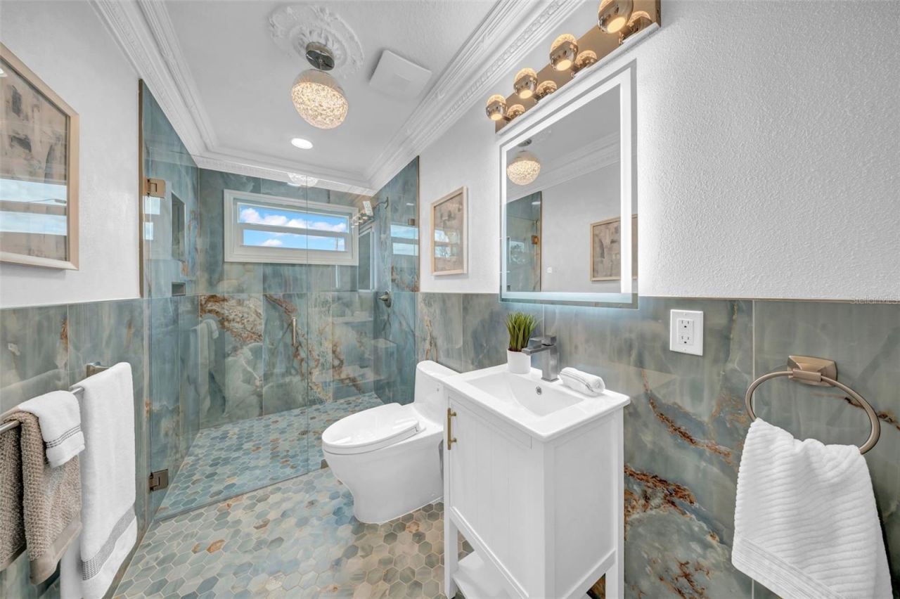 124 Leeward Island, Clearwater Beach, FL 33767 Photo