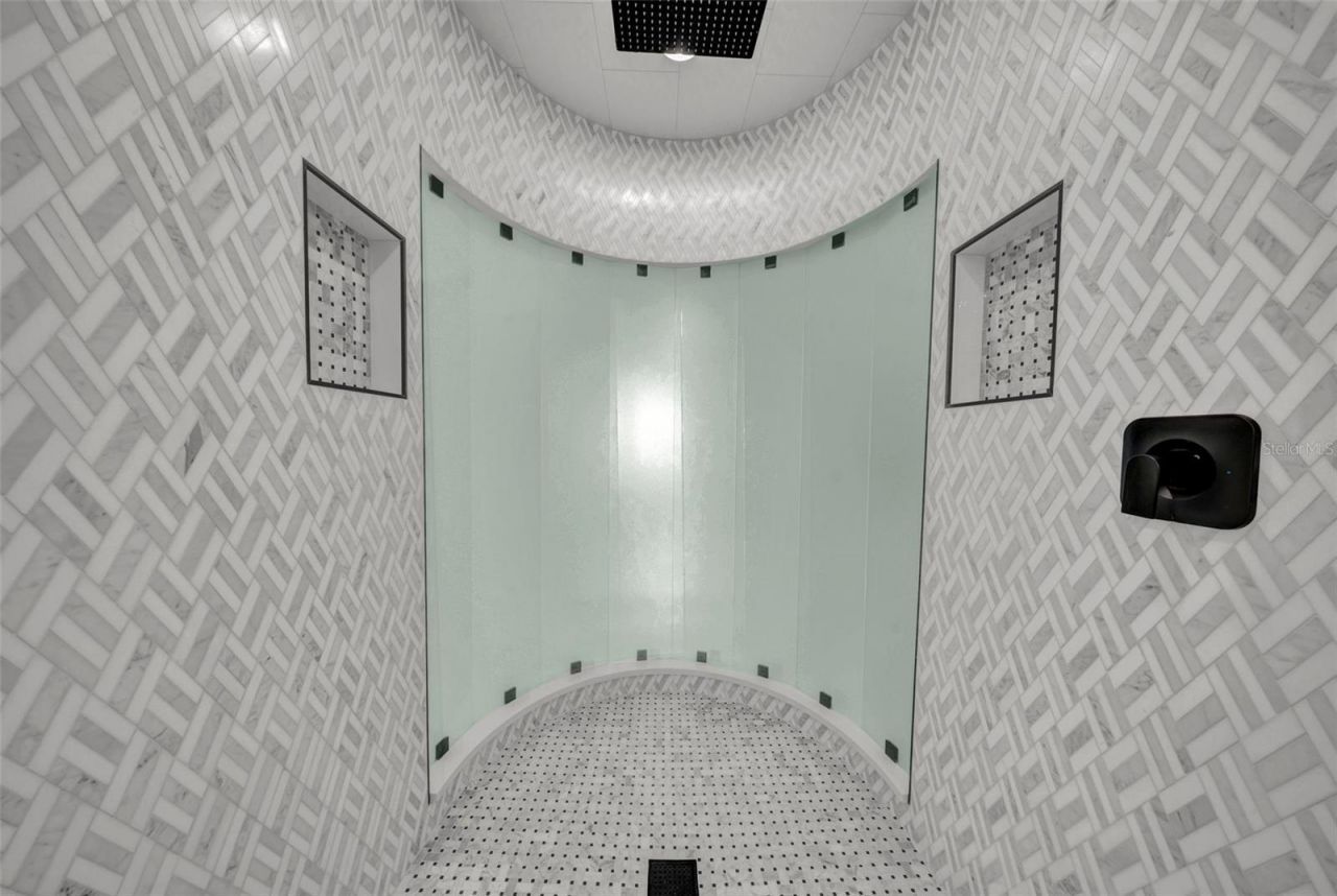 124 Leeward Island, Clearwater Beach, FL 33767 Photo