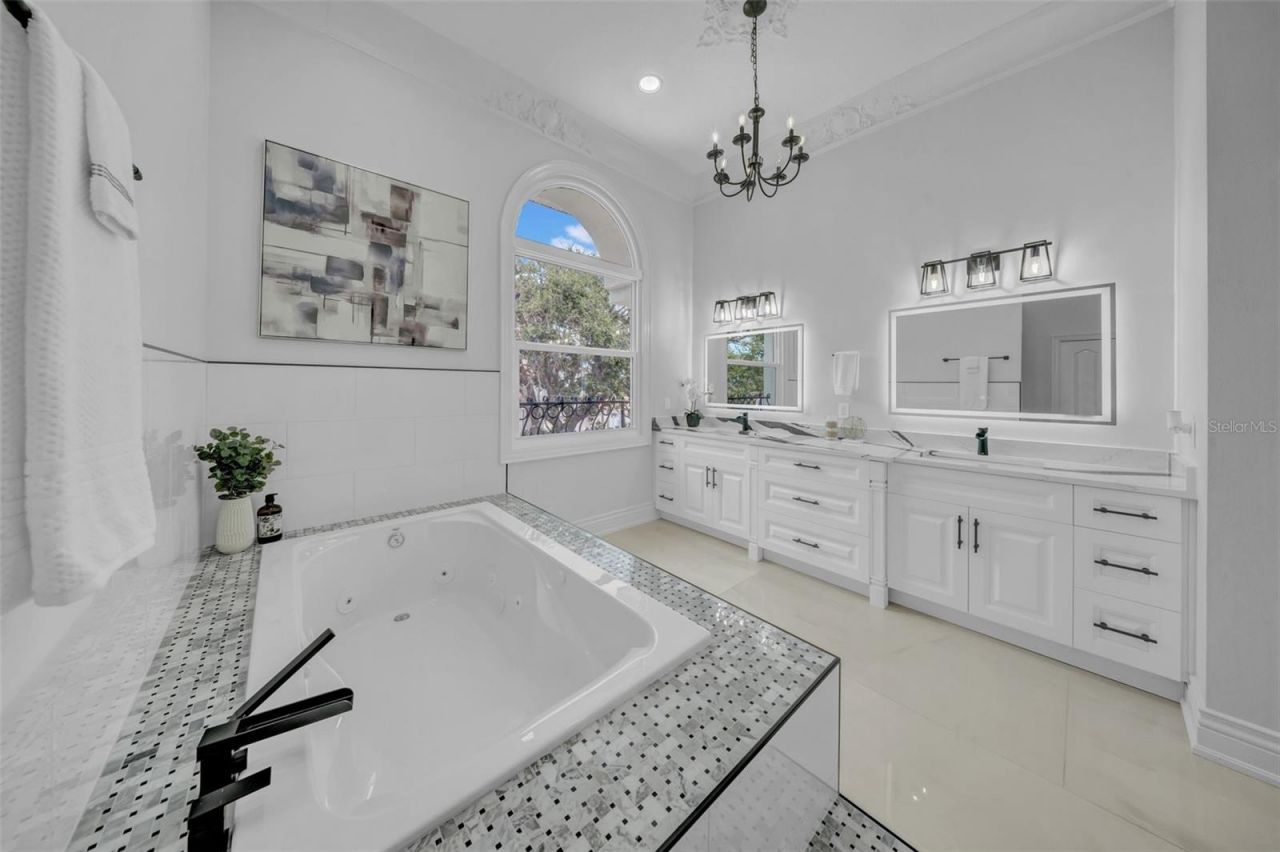 124 Leeward Island, Clearwater Beach, FL 33767 Photo