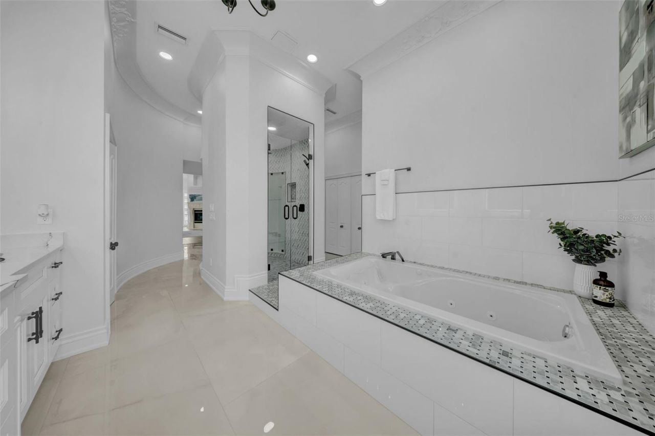 124 Leeward Island, Clearwater Beach, FL 33767 Photo