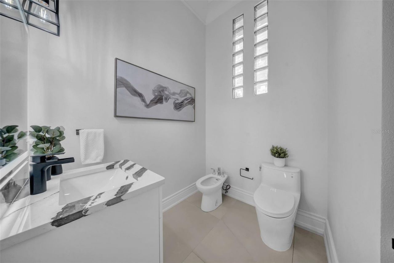 124 Leeward Island, Clearwater Beach, FL 33767 Photo